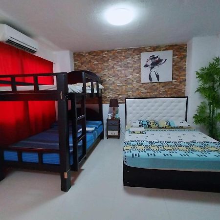N&J Lopez Lodging House Pasay Exteriör bild