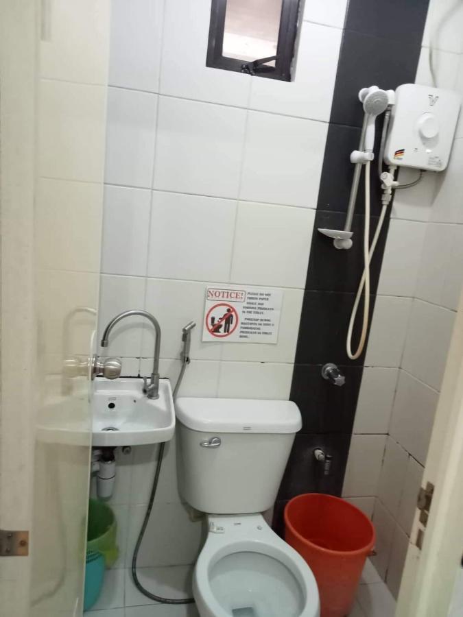 N&J Lopez Lodging House Pasay Exteriör bild
