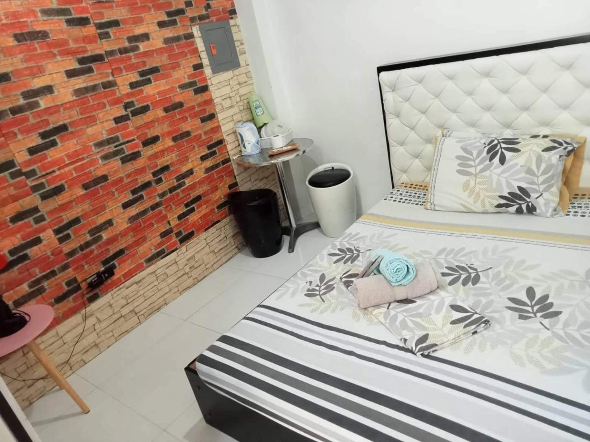 N&J Lopez Lodging House Pasay Exteriör bild
