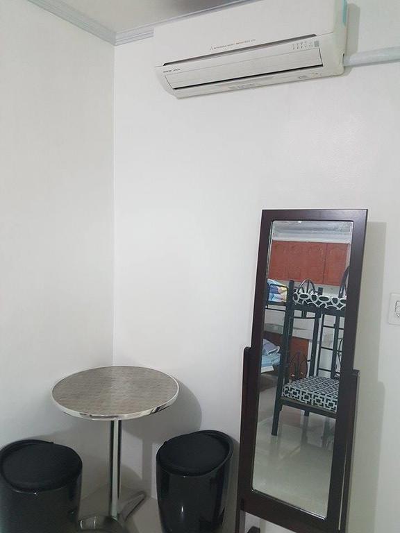 N&J Lopez Lodging House Pasay Exteriör bild