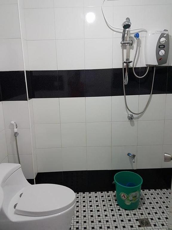 N&J Lopez Lodging House Pasay Exteriör bild