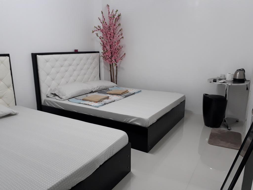 N&J Lopez Lodging House Pasay Exteriör bild