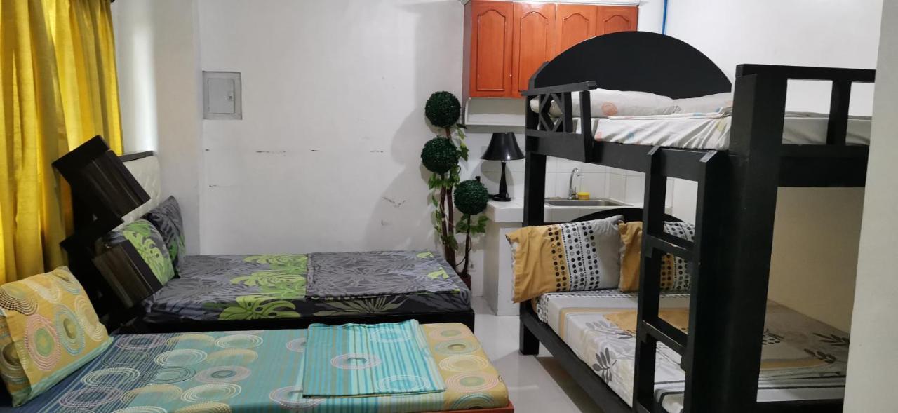 N&J Lopez Lodging House Pasay Exteriör bild